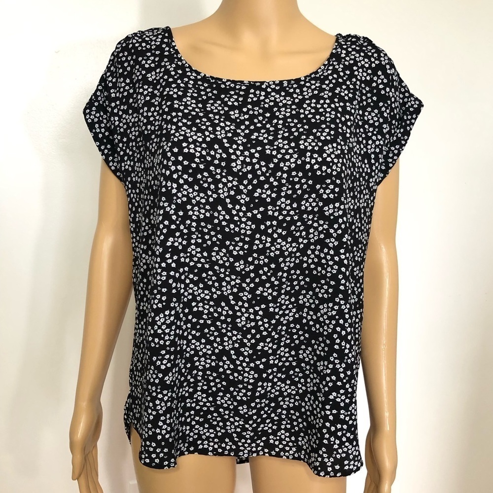 Hippie Rose Black and white floral short sleeve Blouse Top Size L